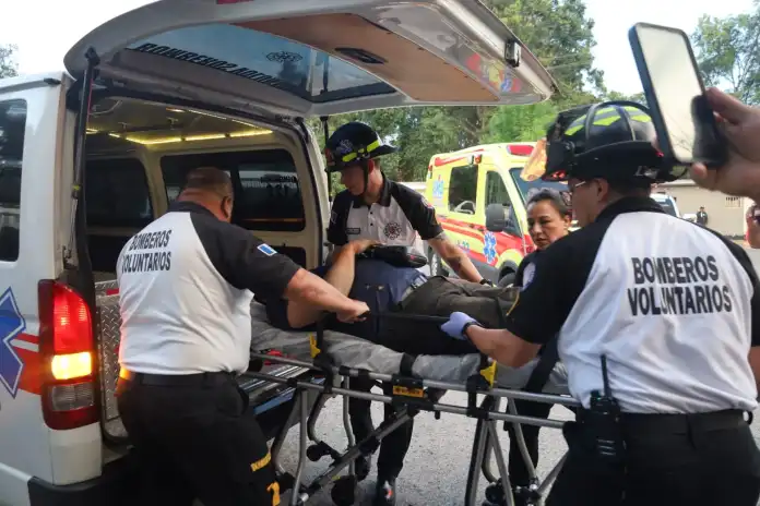 Ataque Agente de la PNC y tres personas más resultan heridas durante ataque armado en San Juan Sacatepéquez. Foto La Hora: CVB.