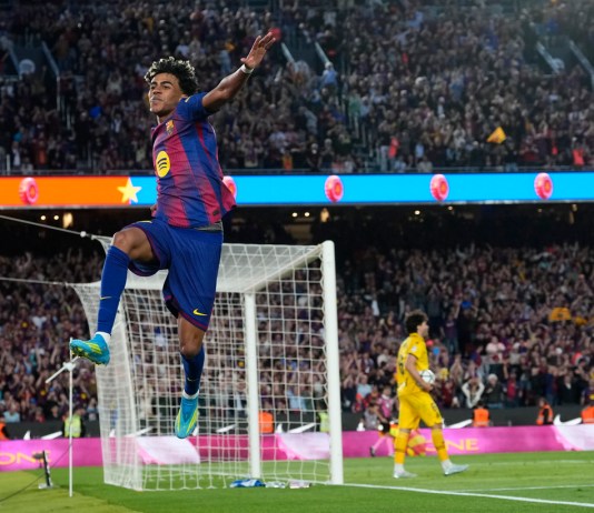 Barcelona vence al Espanyol y amplía ventaja a nueve puntos sobre el Real Madrid.