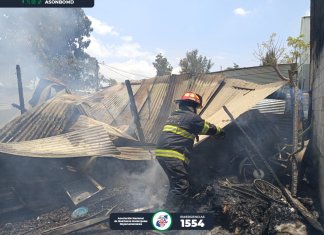 Incendio atendido por Bomberos Municipales Departamentales. Foto La Hora: Asonbomd