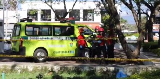 Un hombre fue localizado sin vida la mañana de este viernes en un área verde de la Avenida Las Américas y 14 calle, en la zona 14 capitalina.