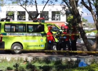 Un hombre fue localizado sin vida la mañana de este viernes en un área verde de la Avenida Las Américas y 14 calle, en la zona 14 capitalina.