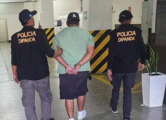 Agentes de la PNC capturan a presunto pandillero en Villa Nueva. Foto: PNC