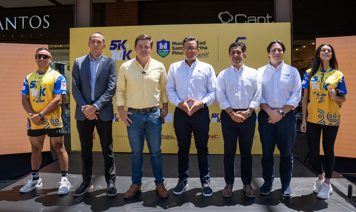 Organizadores y patrocinadores de la Carrera Familiar 5K y 10K. Foto: Cortesía Castillo Hermanos.