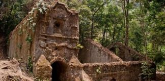 Cerca de la capital, el 4 de abril, podrás participar en el tour de este destino rodeado de leyendas