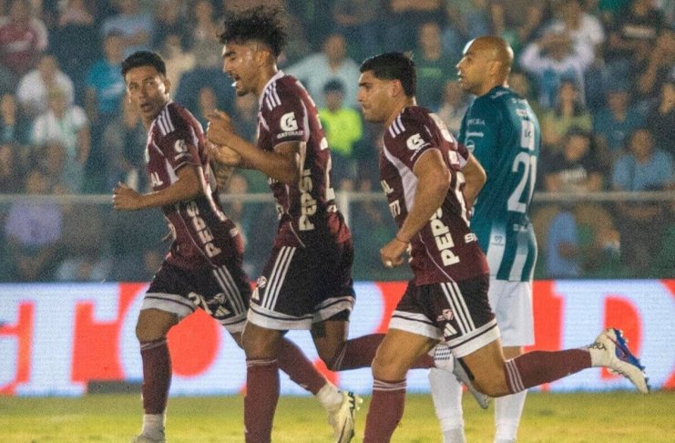 Comunicaciones, en su visita al Estadio Pensativo, cayó 3-2 ante Antigua GFC en la ida de los cuartos de final del Torneo Clausura 2026.