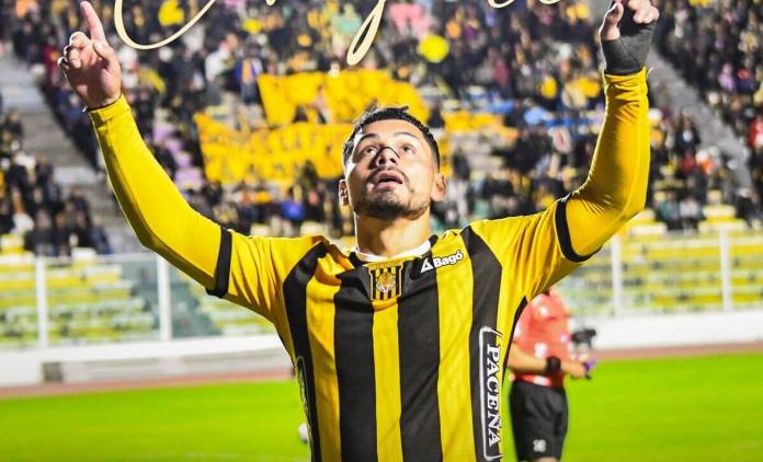 Darwin Lom The Strongest El delantero guatemalteco Darwin Lom anotó dos goles en la victoria de The Strongest por 3 a 2 ante el San Antonio Bulo Bulo.