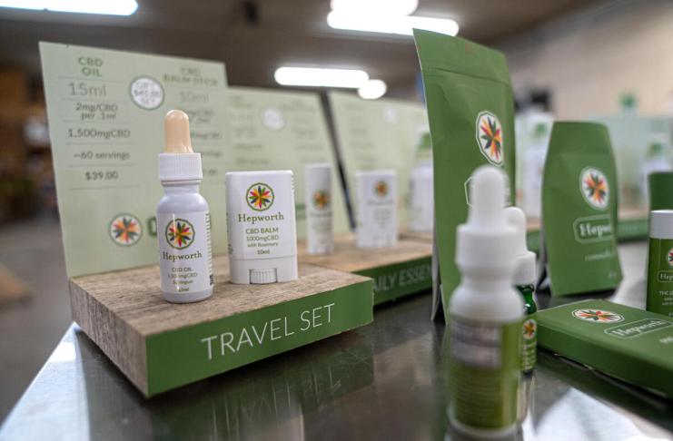 Estados Unidos reclasifica la marihuana medicinal como una droga de menor riesgo