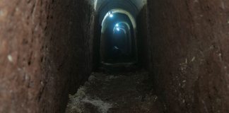 Este es el otro túnel que se construye en Mixco donde ya se coloca una red de tubería