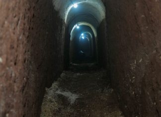 Este es el otro túnel que se construye en Mixco donde ya se coloca una red de tubería