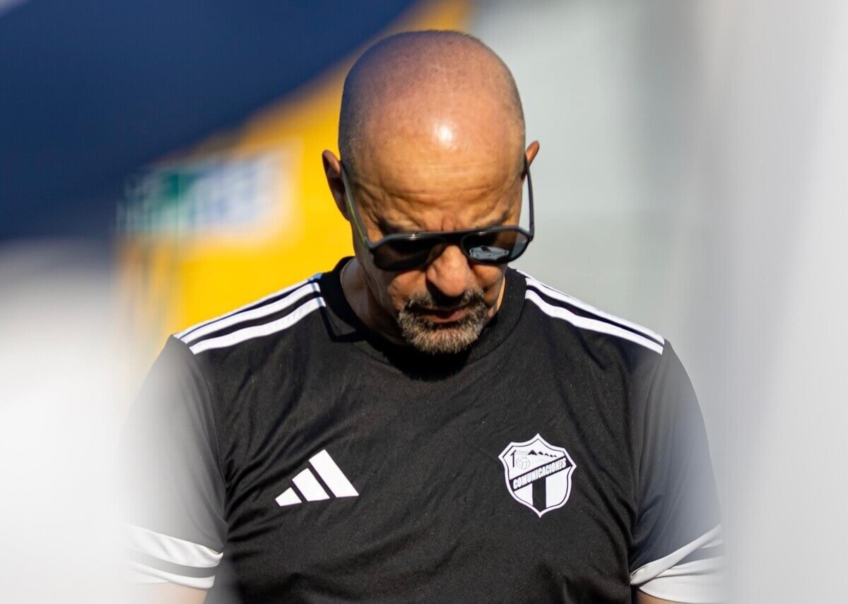 El confuso gesto que el «Fantasma» Figueroa le dedicó a la afición de Municipal tras perder el Clásico 337