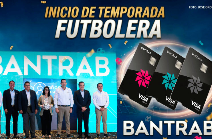 Representantes de Bantrab y miembros de la Junta Directiva durante el inicio de la temporada futbolera. Foto: La Hora/ José Orozco.