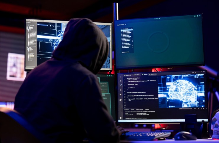 La SIT y la PGN hacen los análisis sobre la posible intrusión a sus sistemas informáticos .