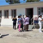 Varios estudiantes habrían ingerido alimentos en mal estado en el almuerzo del jueves, según se ha conocido. Foto La Hora: Red25TV