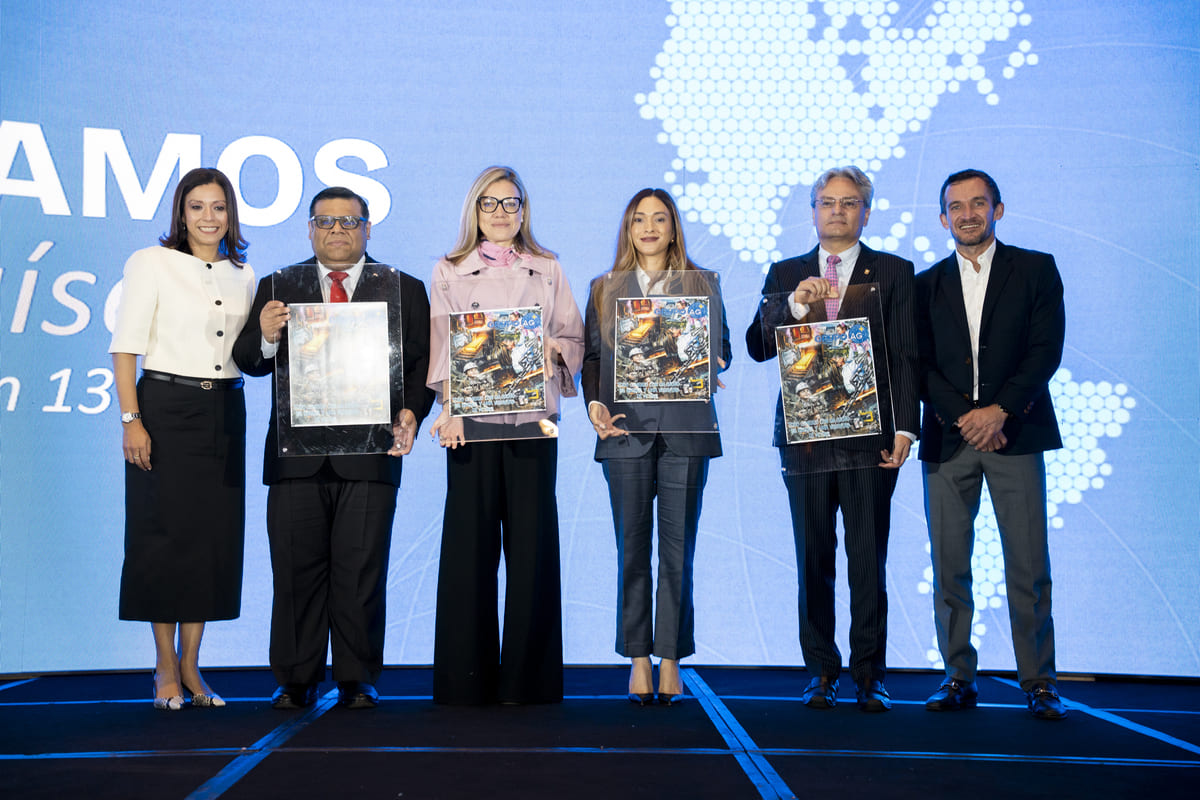 Representantes de Grupo AG junto a representantes de países donde se encuentra presente la compañía. Foto: Cortesía Grupo AG.