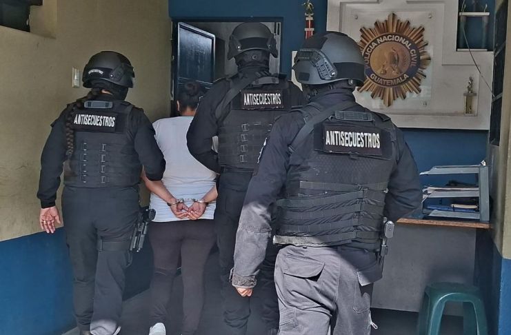 Imagen de referencia de operativo en contra de la banda criminal Imitadores de Secuestros. Foto La Hora: PNC
