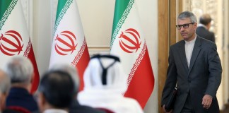 Imagen de archivo del portavoz del Ministerio iraní de Exteriores, Ismail Bagaei, quien en una rueda de prensa celebrada este miércoles, afirmó que los intercambios de mensajes con Estados Unidos a través de Pakistán, como país mediador, han continuado tras la ronda de negociaciones del sábado pasado.