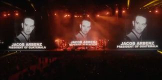 La imagen del expresidente de Guatemala, Jacobo Árbenz Guzmán, se publicó en el cierre del festival Coachella. Foto La Hora: captura de pantalla Power to the People