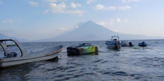 Jetcar es retirado del lago de Atitlán tras muerte y hallazgo del cuerpo de Jesler Palacios.