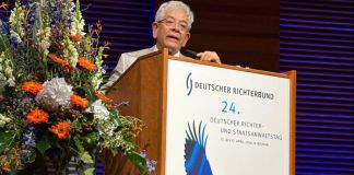 La ceremonia de entrega tuvo lugar como parte del evento de apertura de la conferencia “Día Alemán de Jueces y Fiscales” en Weimar. Foto La Hora: JotayGuatemala/X