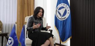 La presidenta del Parlacen Karla Gutiérrez Herrera en su despacho, ubicado en la ciudad de Guatemala. Foto La Hora: Parlacen.