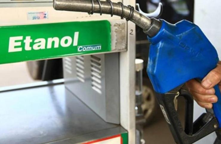 El uso de la mezcla de etanol E10 con la gasolina regular se comenzará a utilizar el 22 de agosto próximo. Foto La Hora: Archivo.