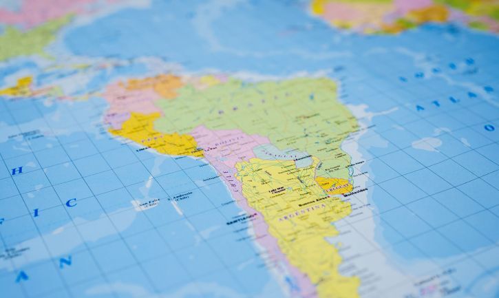 Latinoamérica y el Caribe crecerán un 2,3 % en 2026, una décima más de lo previsto