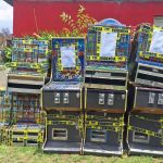 Máquinas tragamonedas incautadas tras operativo en San Marcos. Foto La Hora: PNC