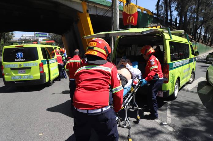 Ataque armado en calzada Mateo Flores deja dos hombres heridos. Foto La Hora: CBM.