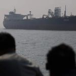 El buque cisterna de alcance medio Peace Gulf, con bandera panameña, es el tercer barco en cruzar el estrecho y actualmente se dirige al puerto de Hamriyah, en Emiratos Árabes Unidos. Foto La Hora: EFE