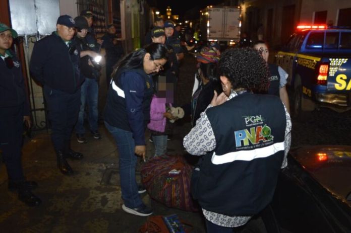 La Procuraduría General de la Nación activó un operativo interinstitucional en Antigua Guatemala tras denuncias sobre posibles vulneraciones a los derechos de niñas, niños y adolescentes.