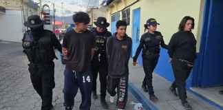 PNC frustra un ataque del Barrio 18 contra repartidores en Baja Verapaz y detiene a tres