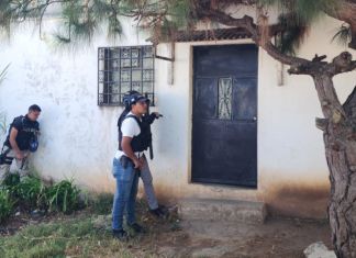 En este inmueble se desarrolló el operativo el día domingo por las fuerzas de seguridad donde se ubicó un arsenal. Foto La Hora: PNC