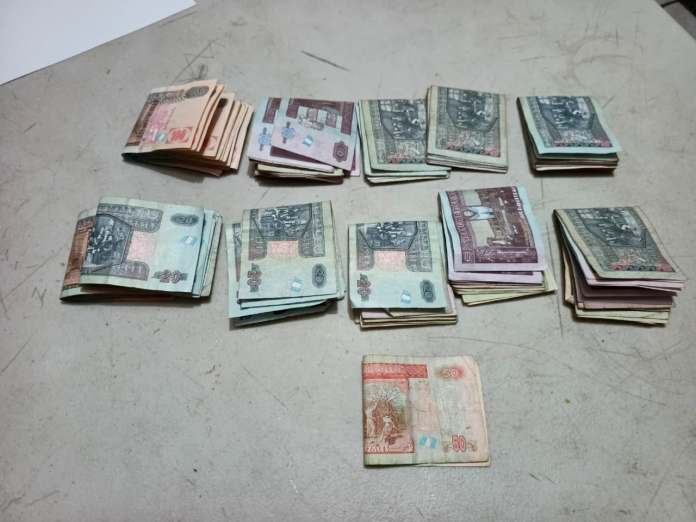 Asaltante es sorprendido por la PNC cuando despojaba de Q2 mil a un comerciante. Foto La Hora: PNC.