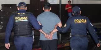 Presunto agresor sexual capturado por la Policía Nacional Civil (PNC). Foto La Hora: PNC