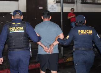 Presunto agresor sexual capturado por la Policía Nacional Civil (PNC). Foto La Hora: PNC