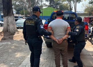 Presunto responsable de ataque armado capturado en la zona 21 capitalina. Foto La Hora: PNC