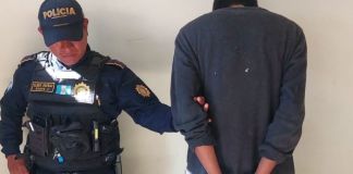 Presunto saqueador de iglesias capturado en la zona 5 capitalina. Foto La Hora: PNC