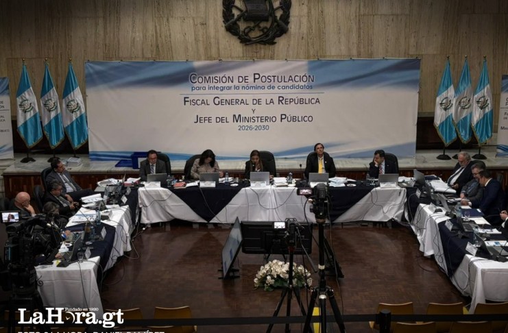 Primer día en que la Comisión de Postulación de Fiscal General califica cada uno de los 48 expedientes. Foto La Hora. Daniel Ramírez