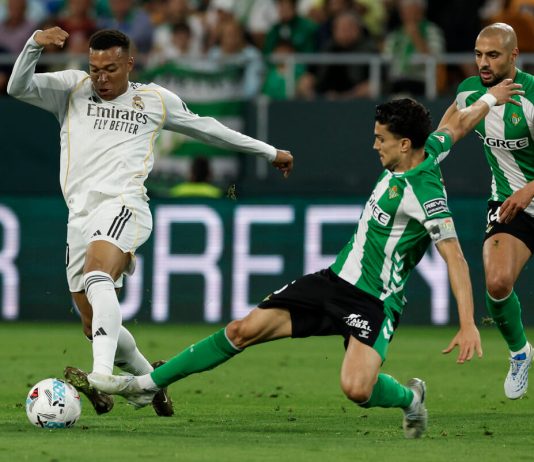 El Real Madrid y el Betis, con un gol de último minuto de Héctor Bellerín, empataron 1-1 en la jornada 33 de LaLiga EA Sports.