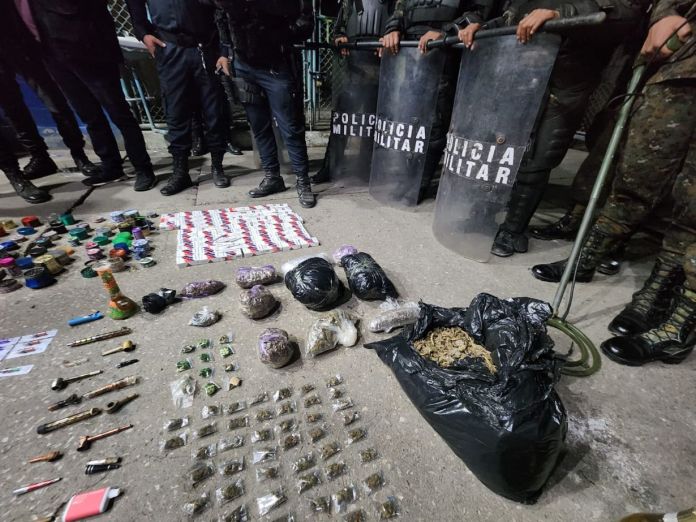 Las autoridades del Sistema Penitenciario buscan mantener el control y reforzar la seguridad en el centro carcelario. Foto La Hora: Ejército de Guatemala