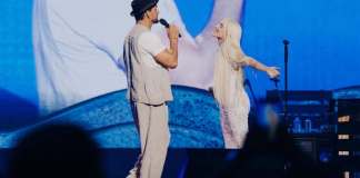 Ricardo Arjona canta junto a la cantante Elena Rose en Miami. Foto: Redes sociales