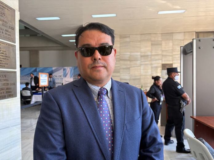 La Comisión de Postulación recibió la carta de renuncia al proceso de Roberto Manuel Ángel Flores Rivera, lo que deja un listado de 48 aspirantes. Foto La Hora: Daniel Ramírez