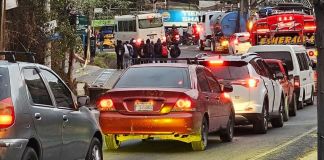 Suspenden clases en San Pedro Sacatepéquez tras enfrentamiento armado en San Juan La mañana de este martes el tráfico en el kilómetro 20 de la ruta a San Juan Sacatepéquez se complicó por diligencias de las autoridades. Foto La Hora: Vichoguate