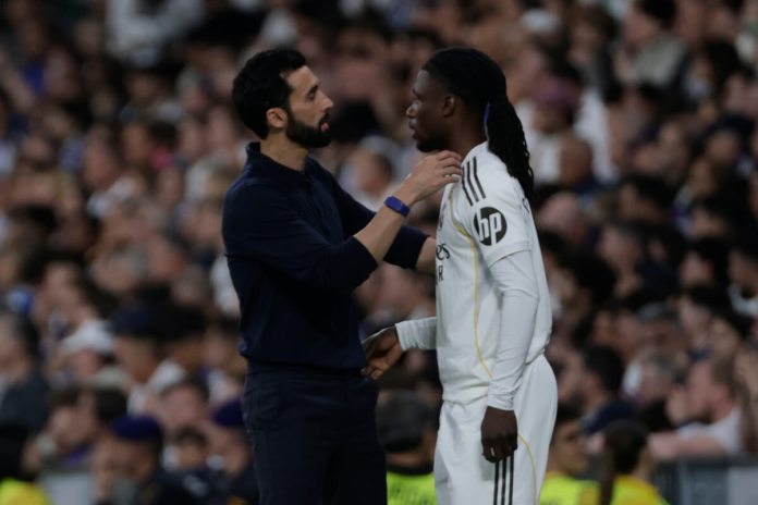 Mbappé, Vinícius, Camavinga y Mastantuono fueron los futbolistas más silbados en el Santiago Bernabéu por la afición del Real Madrid.