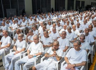 Supuestos cabecillas de la MS-13 en audiencia única en El Salvador. Foto La Hora: Fiscalía General de la República El Salvador