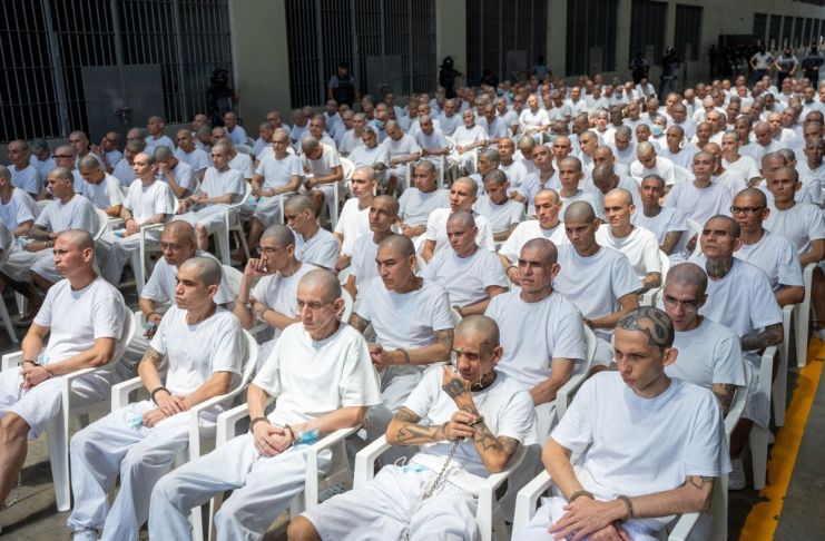 Supuestos cabecillas de la MS-13 en audiencia única en El Salvador. Foto La Hora: Fiscalía General de la República El Salvador