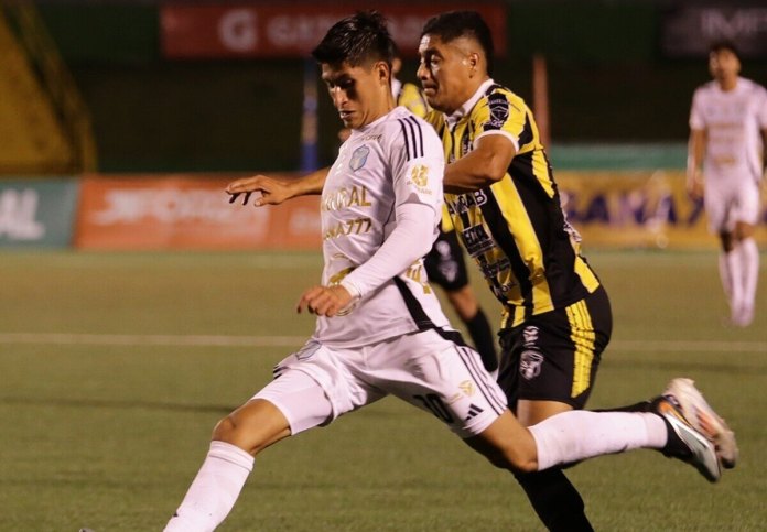 Siete equipos se mantienen en la lucha por no descender a tres jornadas de que culmine el Torneo Clausura 2026 de la Liga Nacional.