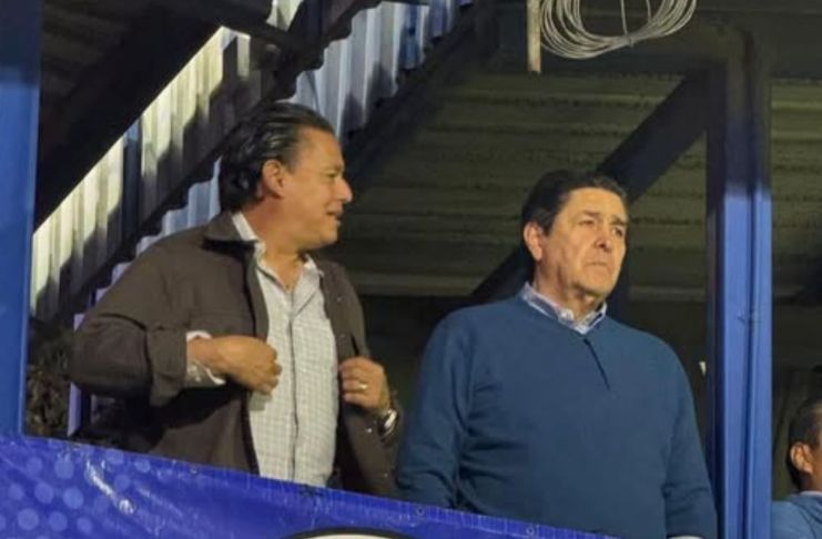El técnico de la Selección de Guatemala reapareció y estuve presente en el estadio El Trébol para presenciar el Clásico 337 entre Rojos y Cremas. Foto La Hora: El Deportito