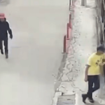 Un video, difundido por redes sociales, muestra el momento exacto en el que el asesino ataca con un arma blanca a uno de los integrantes del equipo de producción de la serie "Sin senos sí hay paraíso".