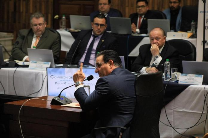 Marco Antonio Villeda Sandoval, quien aspira a convertirse en Fiscal General presentó su plan de trabajo este viernes.